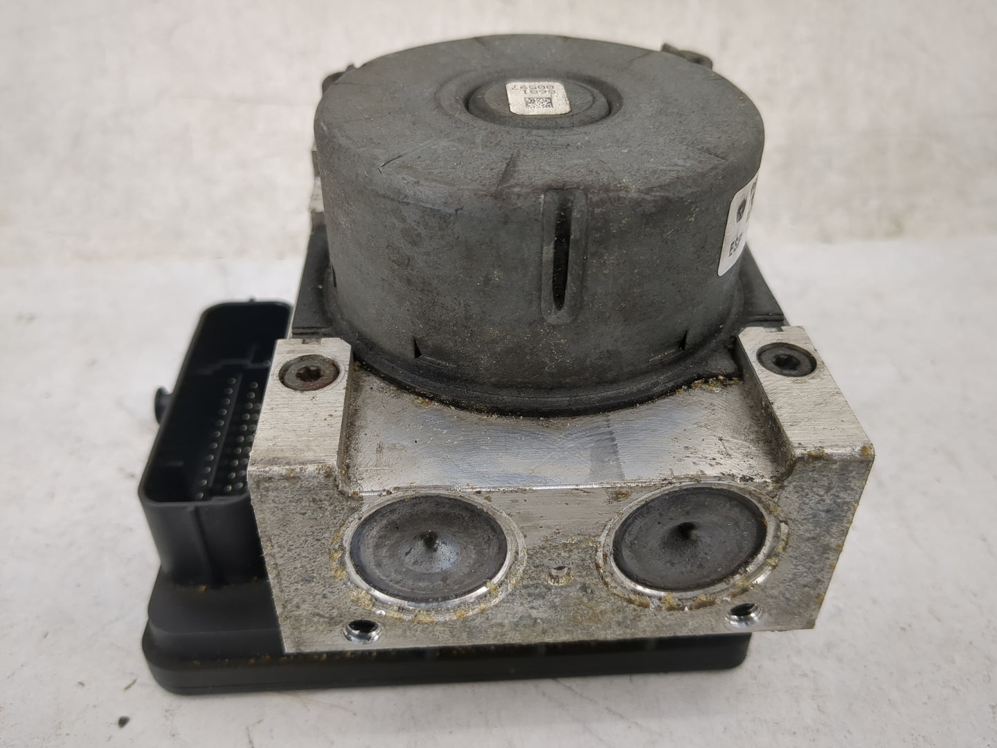 2018-2022 Chrysler 300 ABS Pump Control Module Replacement P/N:P68394697AD Fits Fits 2018 2019 2020 2021 2022 OEM Used Auto 