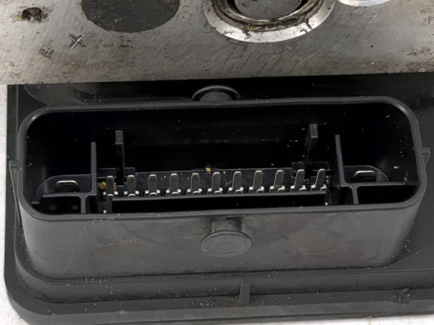 2018-2022 Chrysler 300 ABS Pump Control Module Replacement P/N:P68394697AD Fits Fits 2018 2019 2020 2021 2022 OEM Used Auto 
