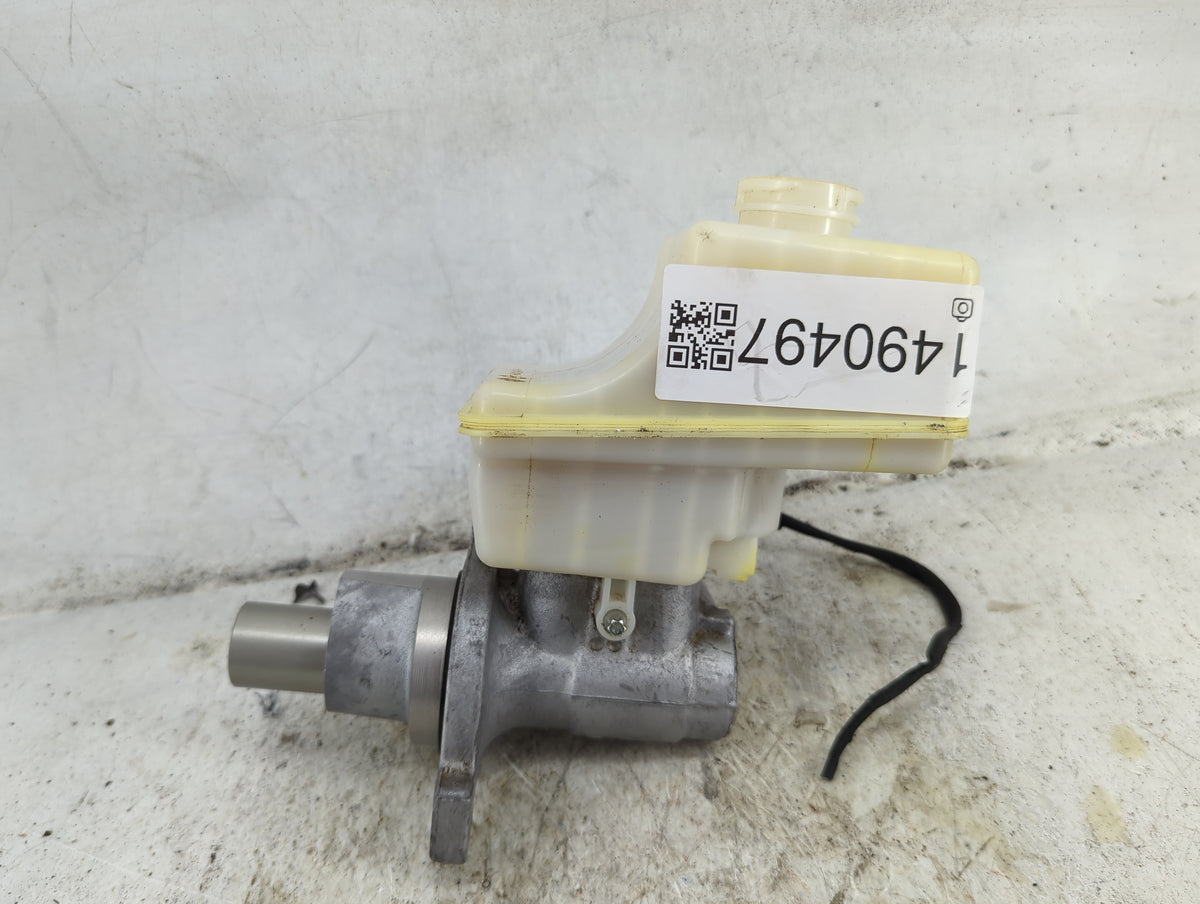 2009-2022 Chrysler 300 Brake Master Cylinder 1490497 - Oemusedautoparts1.com