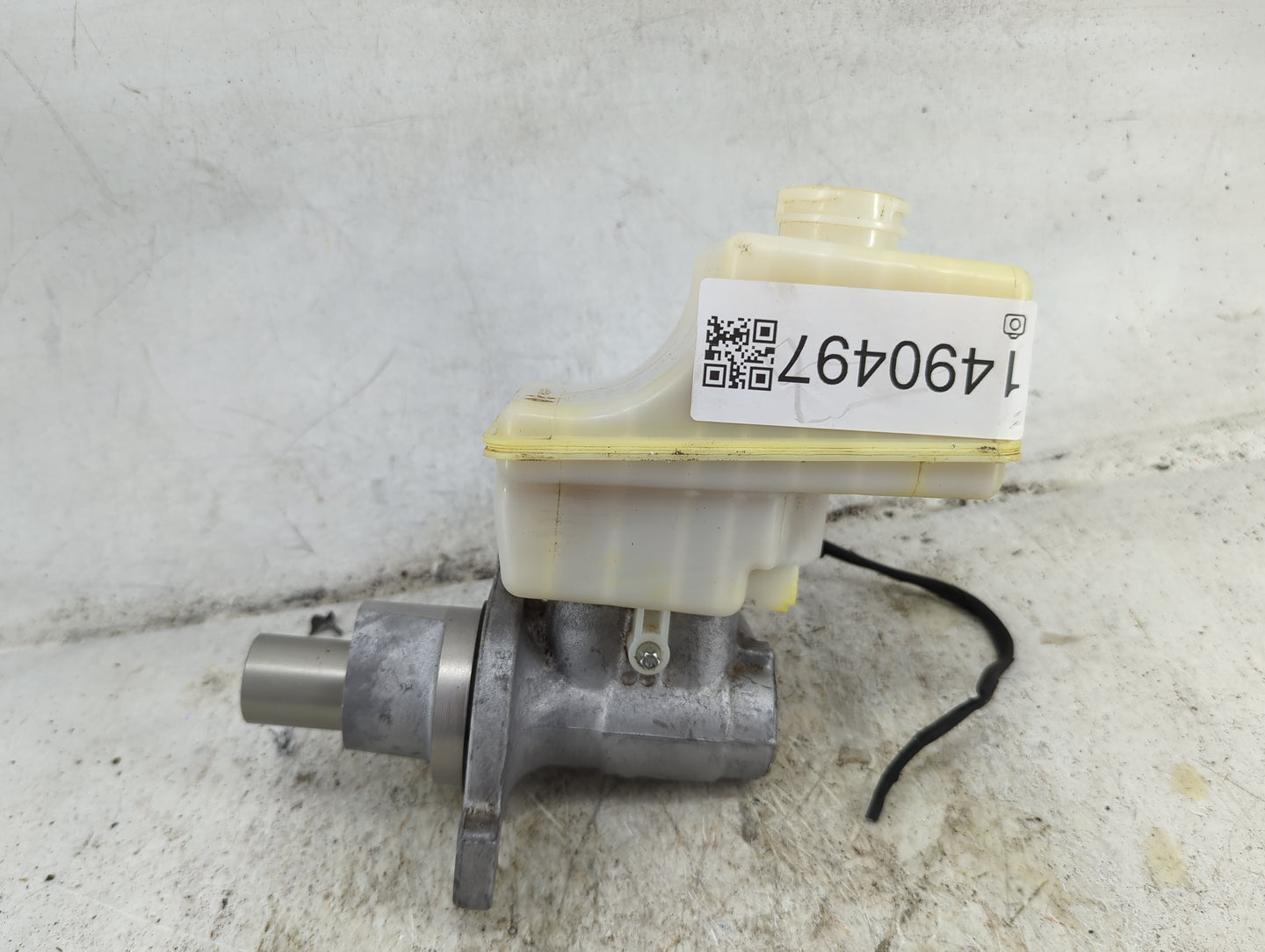 2009-2022 Chrysler 300 Brake Master Cylinder 1490497 - Oemusedautoparts1.com