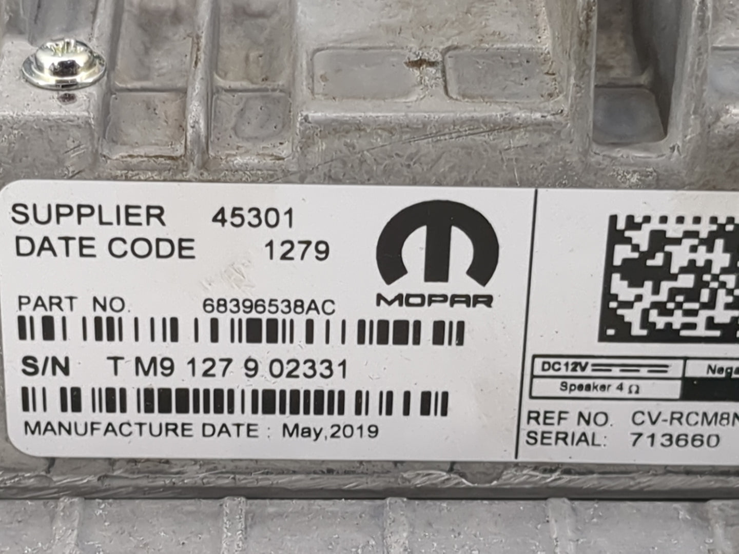 2019 Chrysler 300 Radio AM FM Cd Player Receiver Replacement P/N:68396538AC Fits OEM Used Auto Parts - Oemusedautoparts1.com