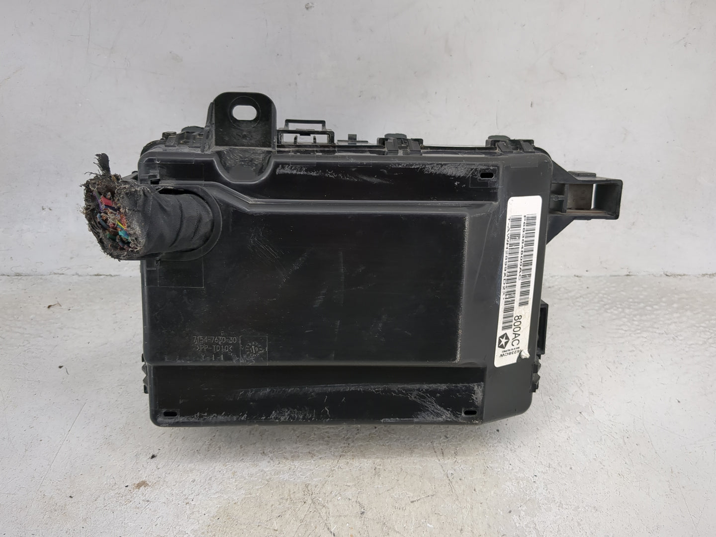 2012-2014 Chrysler 300 Fusebox Fuse Box Panel Relay Module P/N:68384800AC AWH2899XD22, 76238CW Fits Fits 2012 2013 2014 OEM 