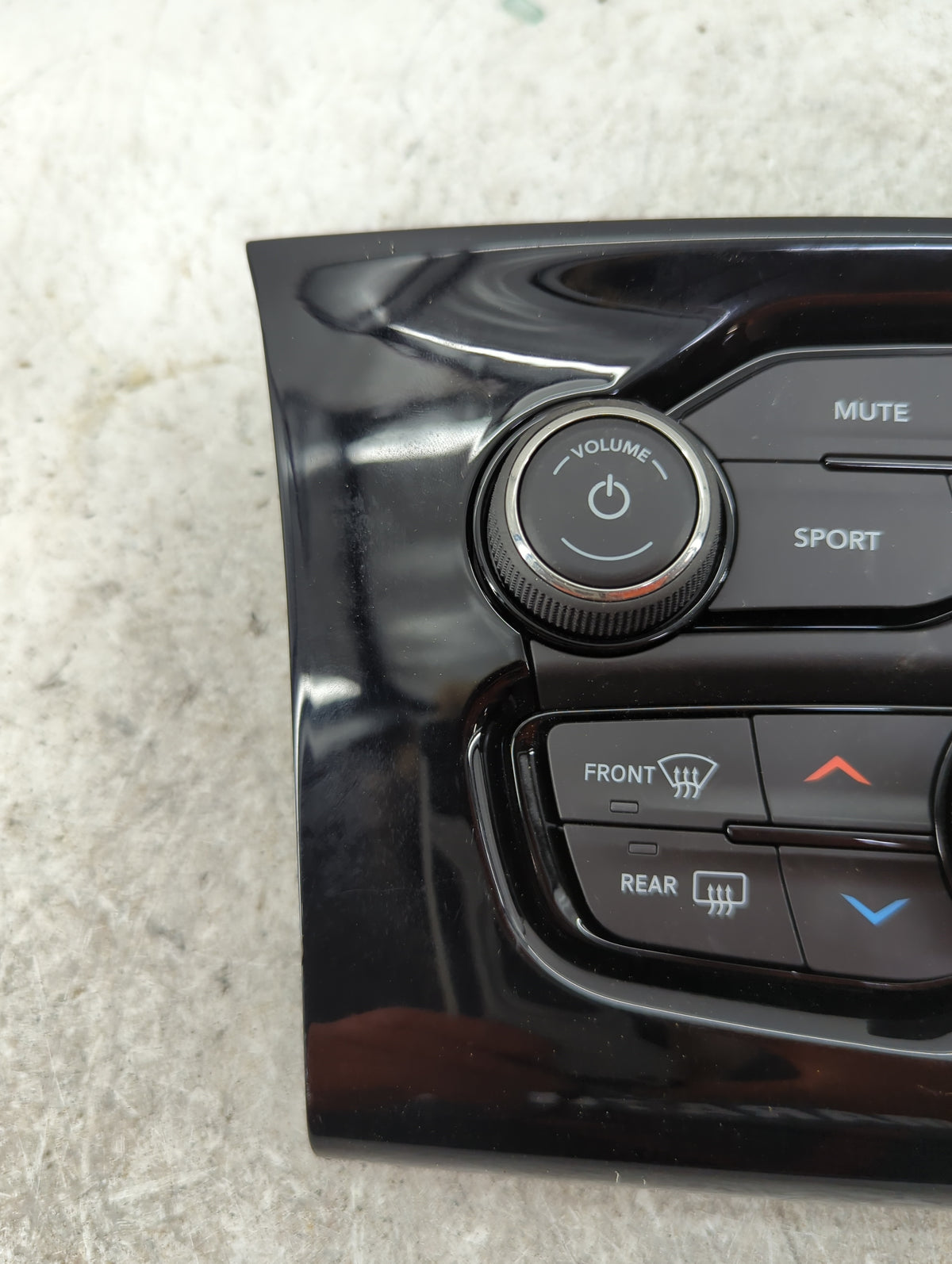 2017-2022 Chrysler 300 Climate Control Module Temperature AC/Heater Replacement P/N:P68293636AE 82670688 Fits OEM Used Auto 
