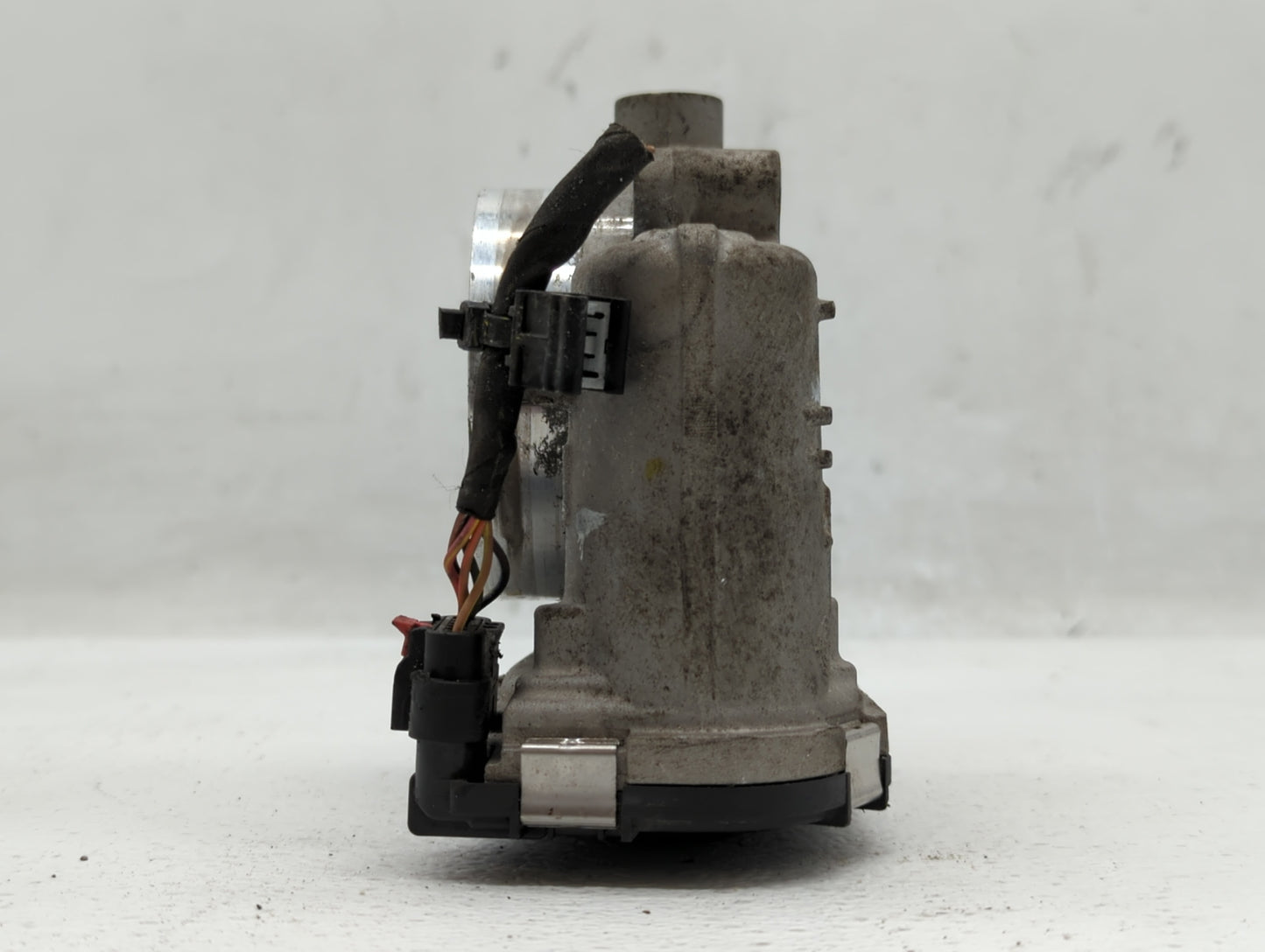 2011-2022 Chrysler 300 Throttle Body P/N:05184349AE 05184349AC Fits OEM Used Auto Parts - Oemusedautoparts1.com