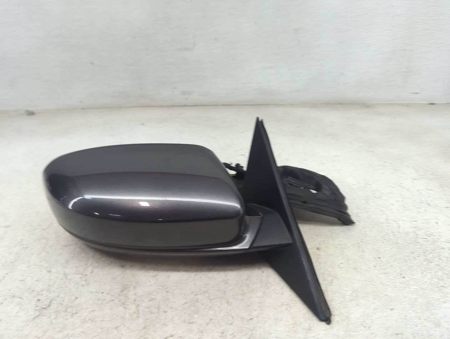 2015-2022 Chrysler 300 Passenger Side View Mirror - Right Door Mirror OEM Used - Oemusedautoparts1.com