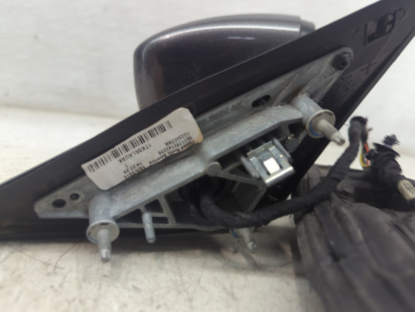 2015-2022 Chrysler 300 Passenger Side View Mirror - Right Door Mirror OEM Used - Oemusedautoparts1.com