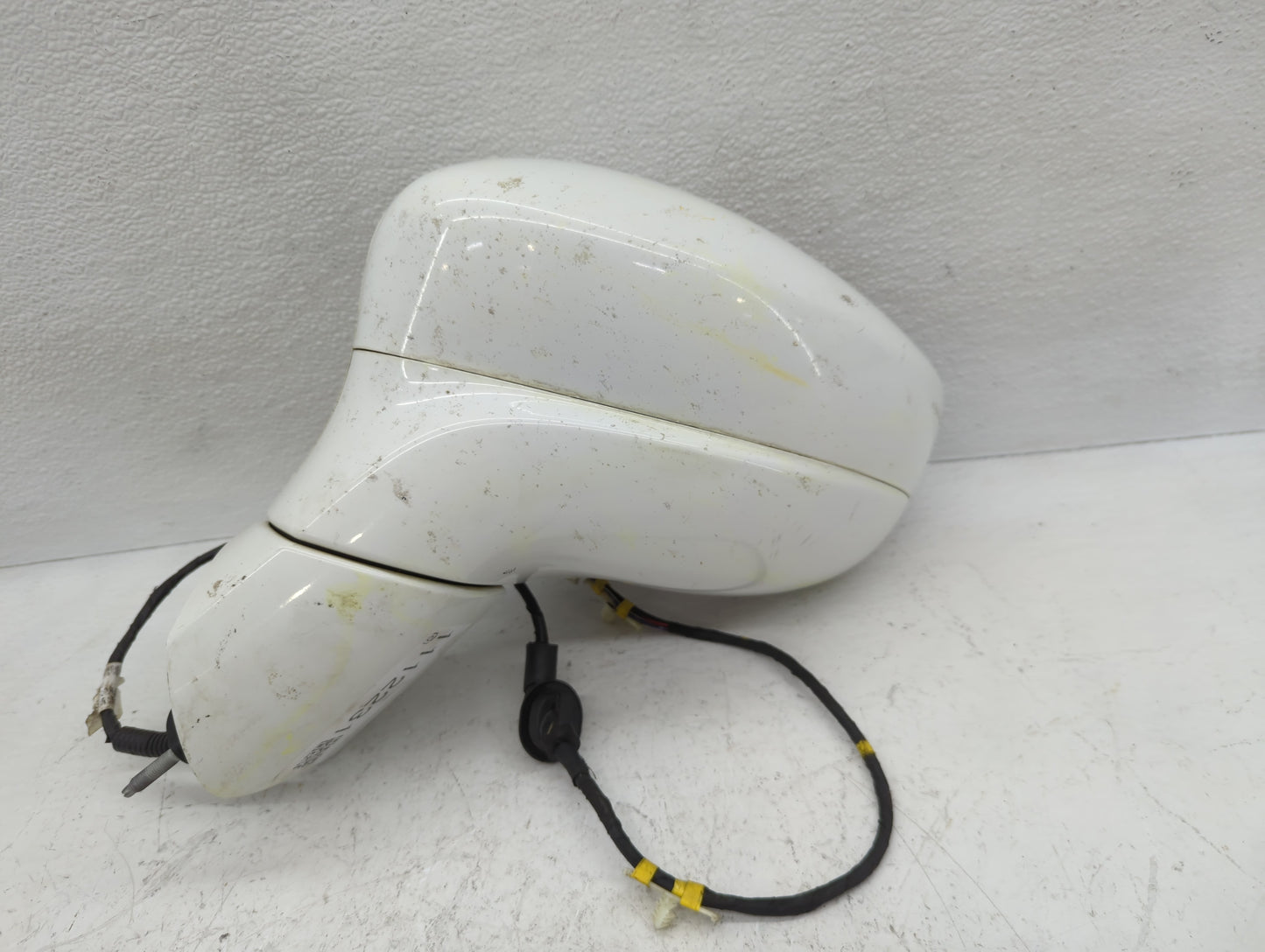 2017-2019 Chrysler Pacifica Driver Side View Mirror - Left Door Mirror OEM Used - Oemusedautoparts1.com