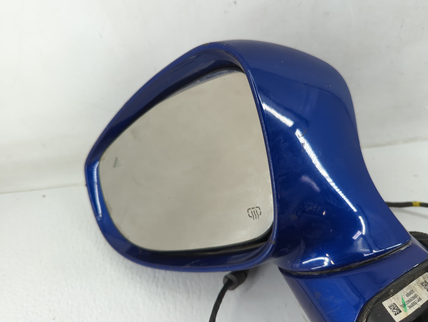 2017-2019 Chrysler Pacifica Driver Side View Mirror - Left Door Mirror OEM Used - Oemusedautoparts1.com