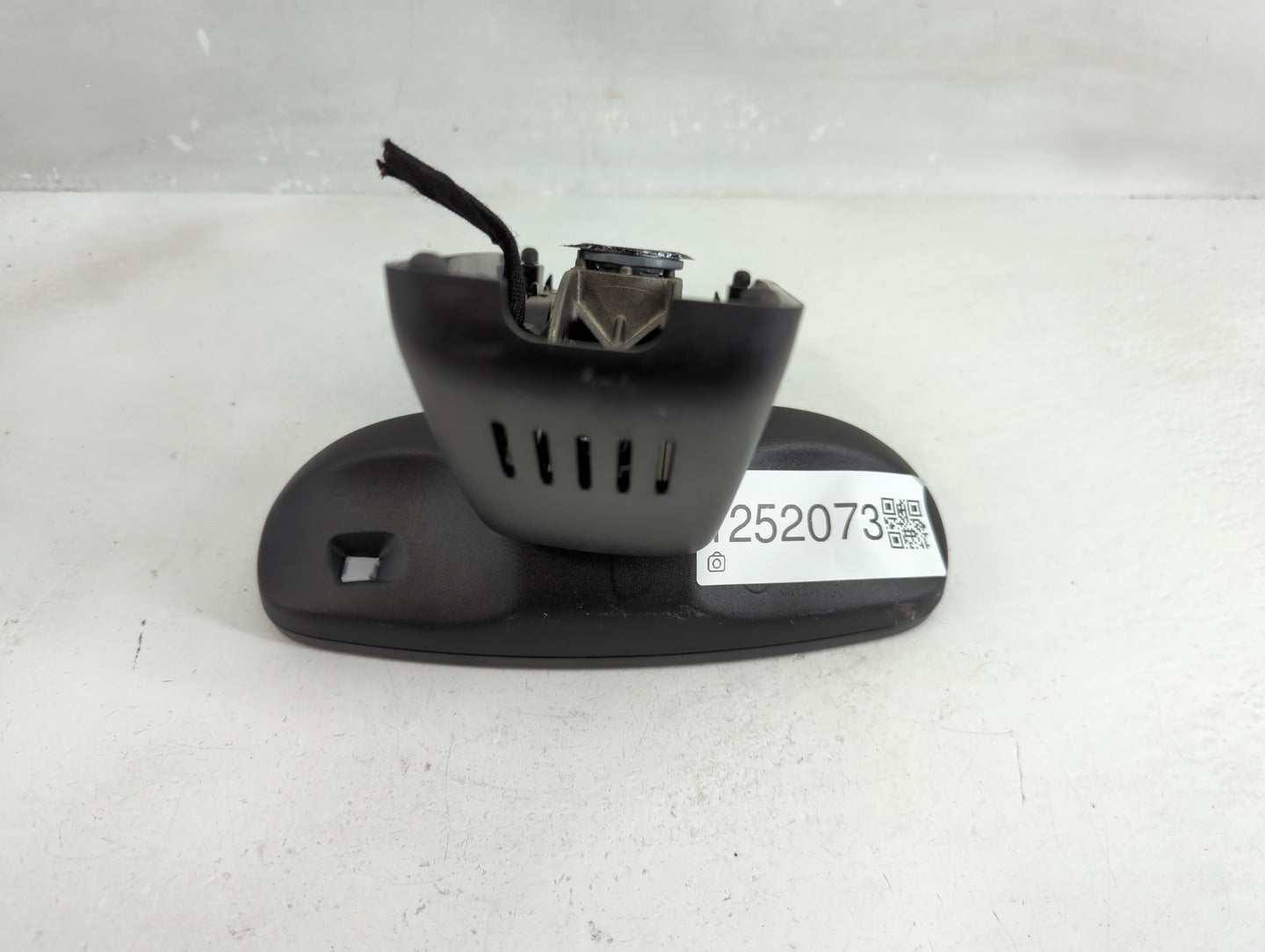 2019 Chrysler Pacifica Interior Rear View Mirror Replacement OEM P/N:E11048417 Fits OEM Used Auto Parts - Oemusedautoparts1.