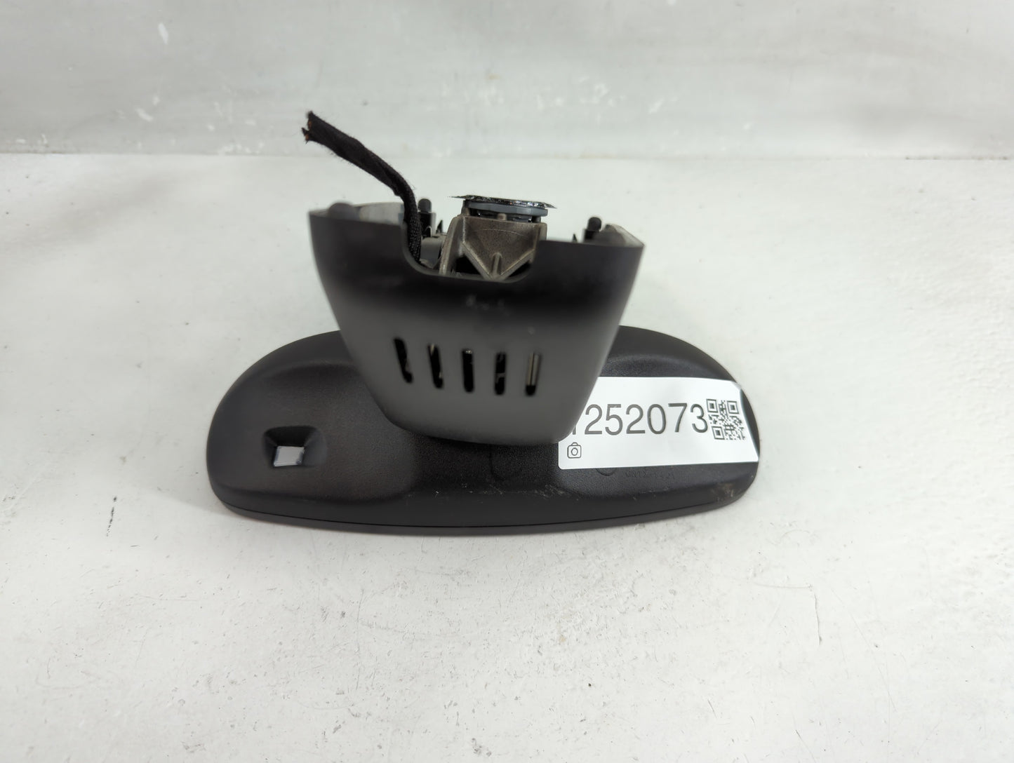 2019 Chrysler Pacifica Interior Rear View Mirror Replacement OEM P/N:E11048417 Fits OEM Used Auto Parts - Oemusedautoparts1.