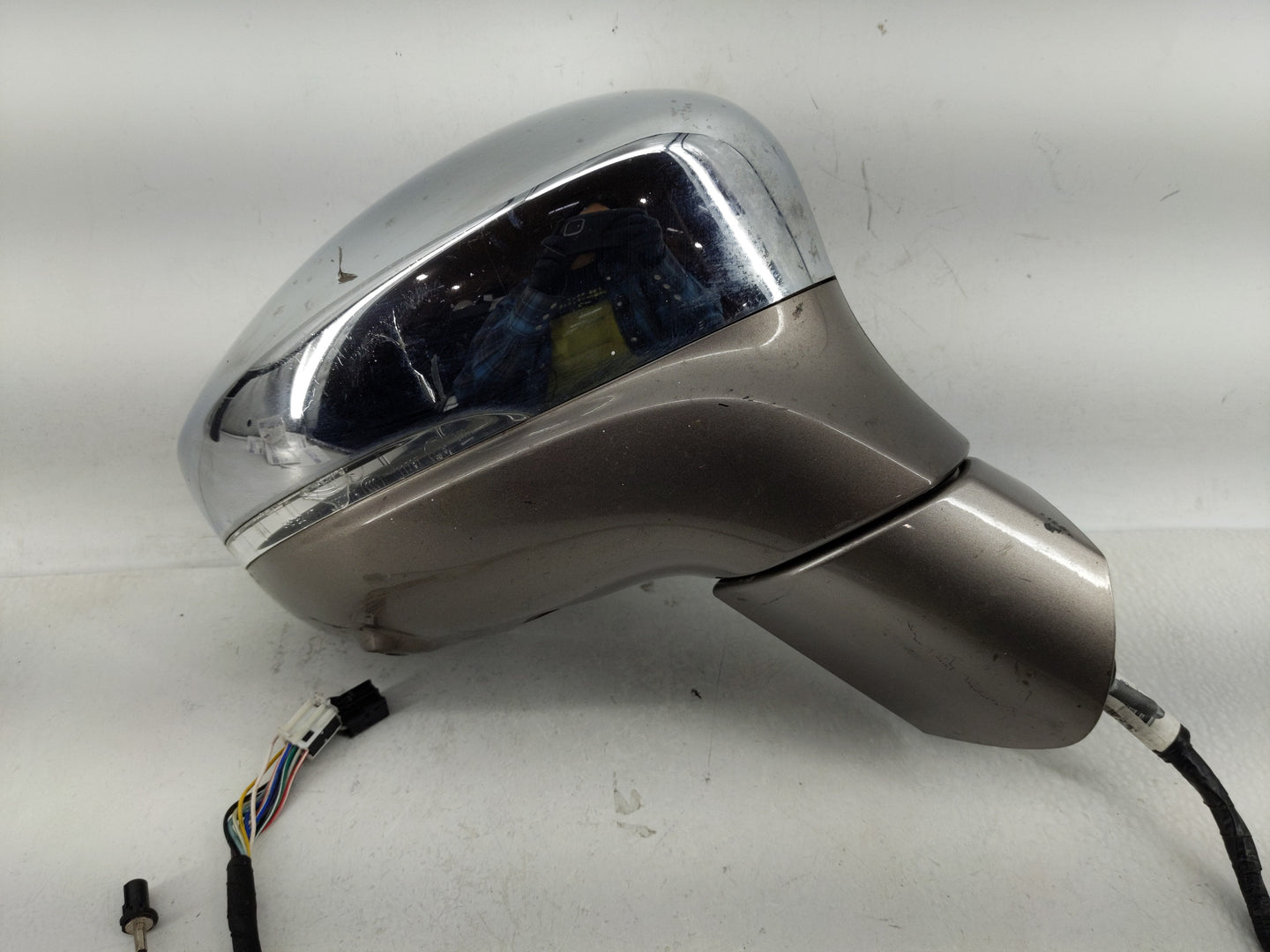 2019 Chrysler Pacifica Passenger Side View Mirror - Right Door Mirror OEM Used - Oemusedautoparts1.com