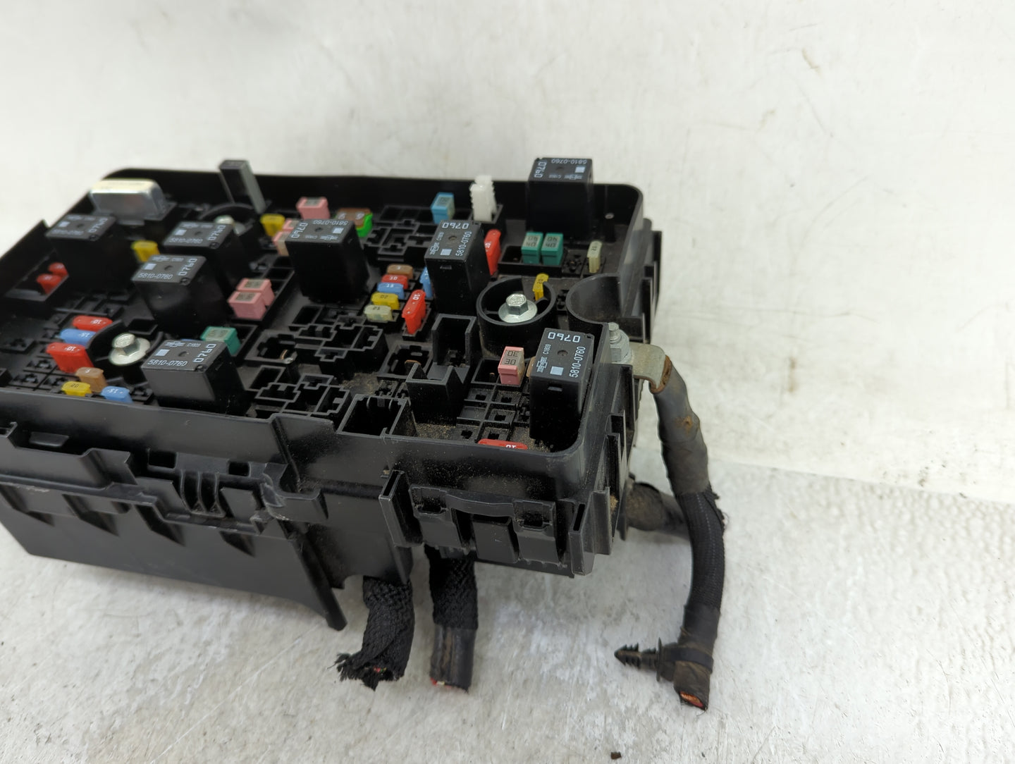 2018-2019 Chrysler Pacifica Fusebox Fuse Box Panel Relay Module Fits Fits 2018 2019 OEM Used Auto Parts - Oemusedautoparts1.