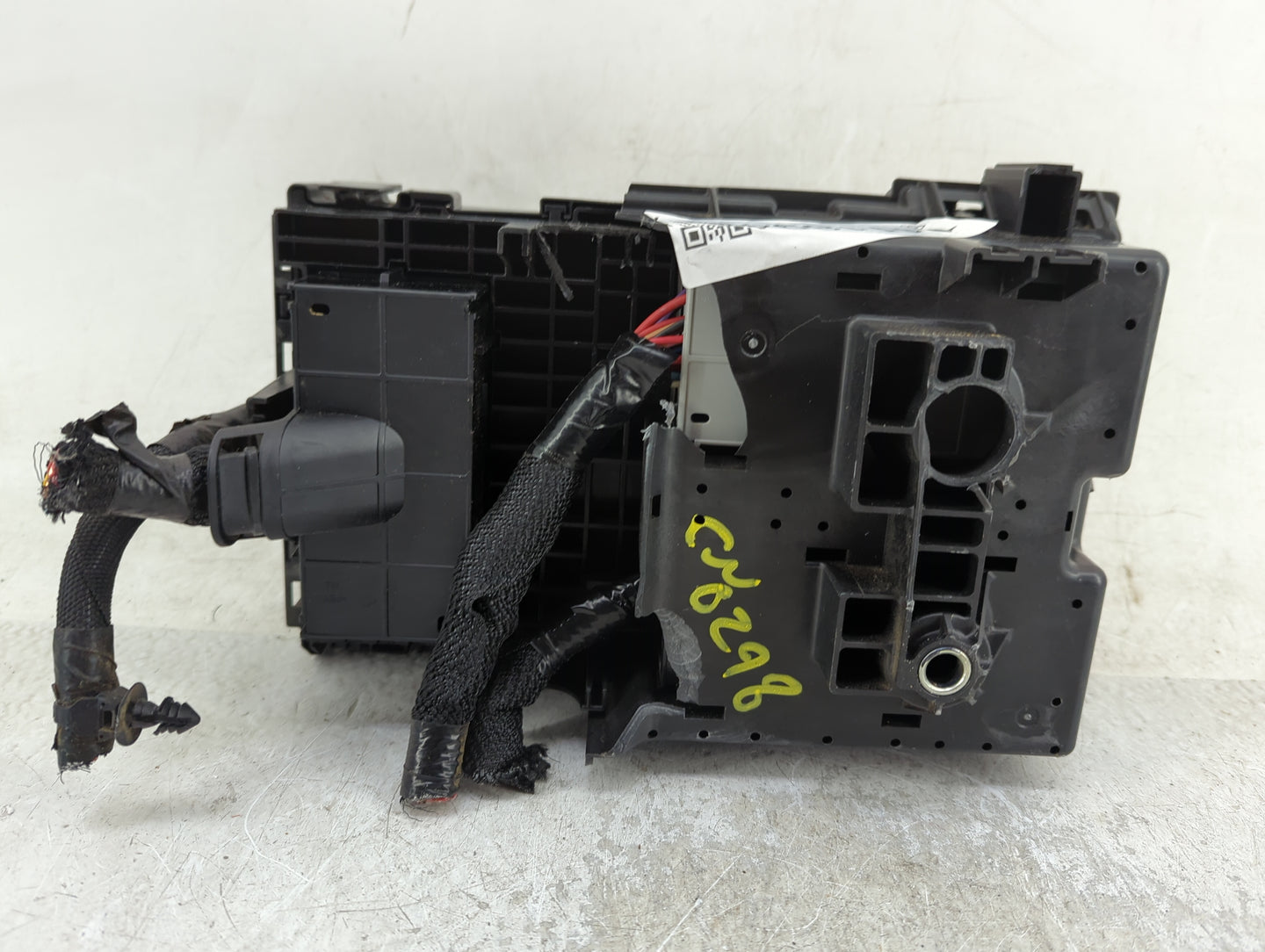 2018-2019 Chrysler Pacifica Fusebox Fuse Box Panel Relay Module Fits Fits 2018 2019 OEM Used Auto Parts - Oemusedautoparts1.