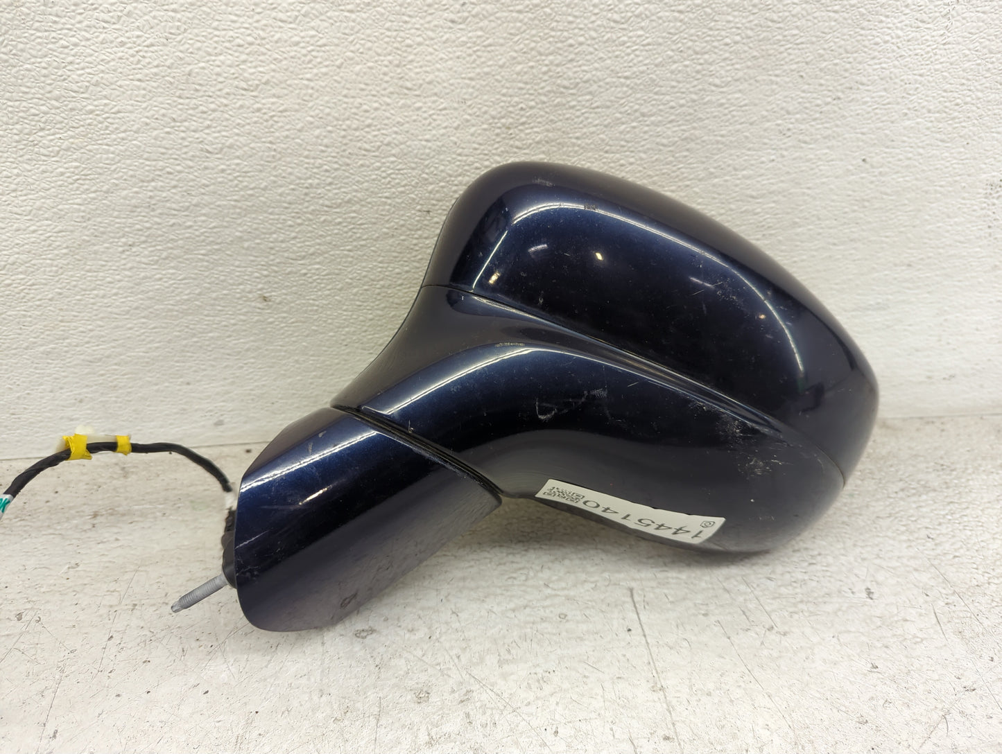 2017-2019 Chrysler Pacifica Driver Side View Mirror - Left Door Mirror OEM Used - Oemusedautoparts1.com