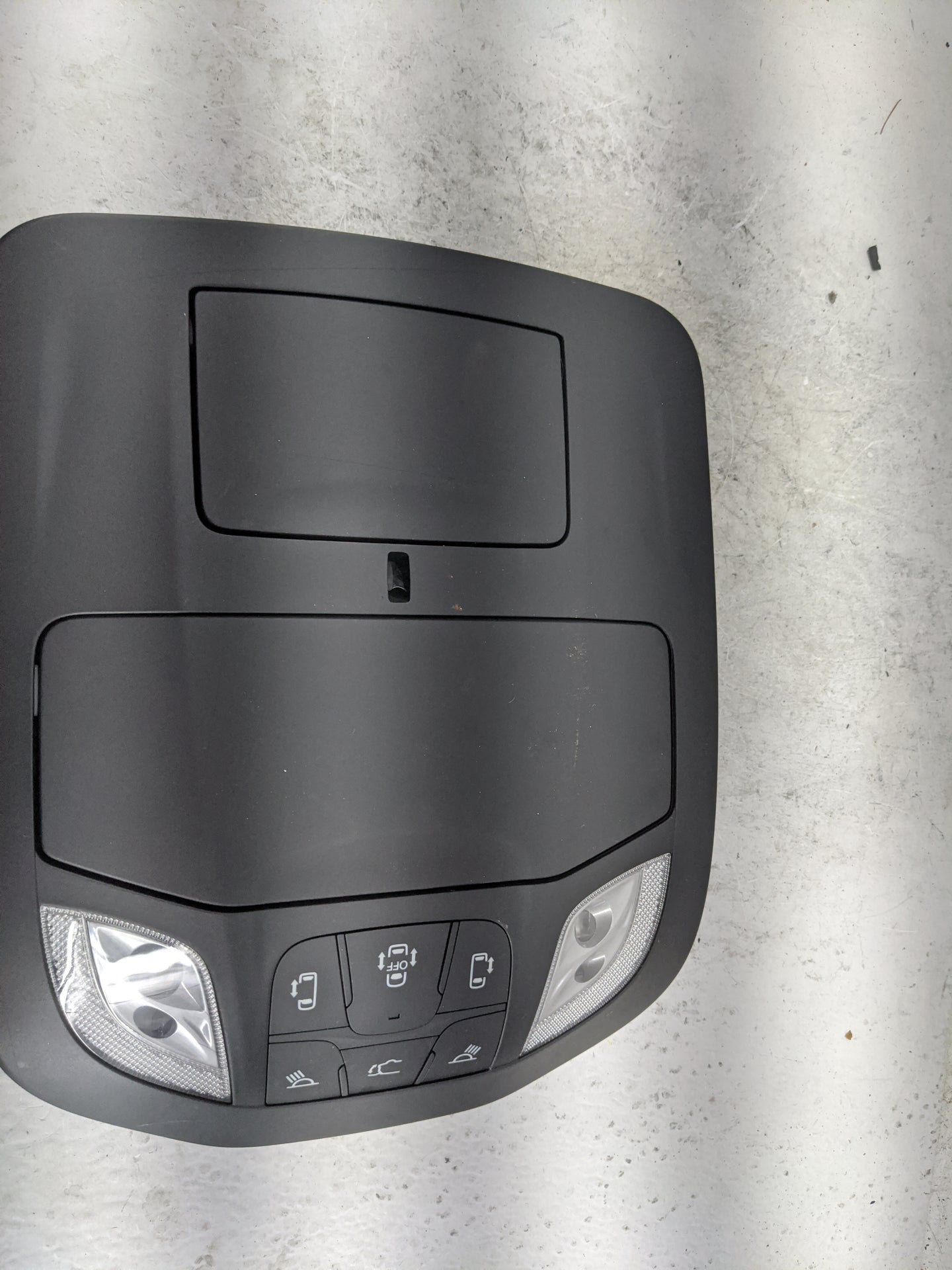 2018-2021 Chrysler Pacifica Overhead Console W/rear Climate Control - Oemusedautoparts1.com