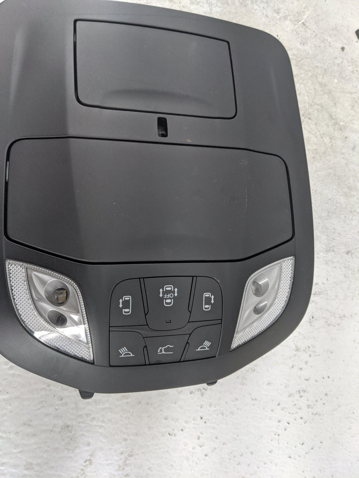 2018-2021 Chrysler Pacifica Overhead Console W/rear Climate Control - Oemusedautoparts1.com