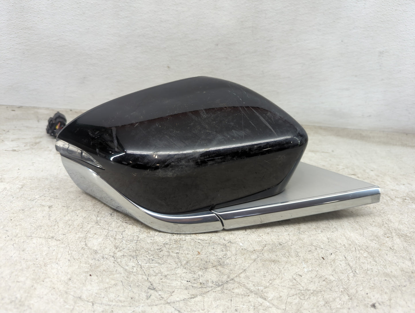 2017-2019 Chrysler Pacifica Passenger Side View Mirror - Right Door Mirror OEM Used - Oemusedautoparts1.com