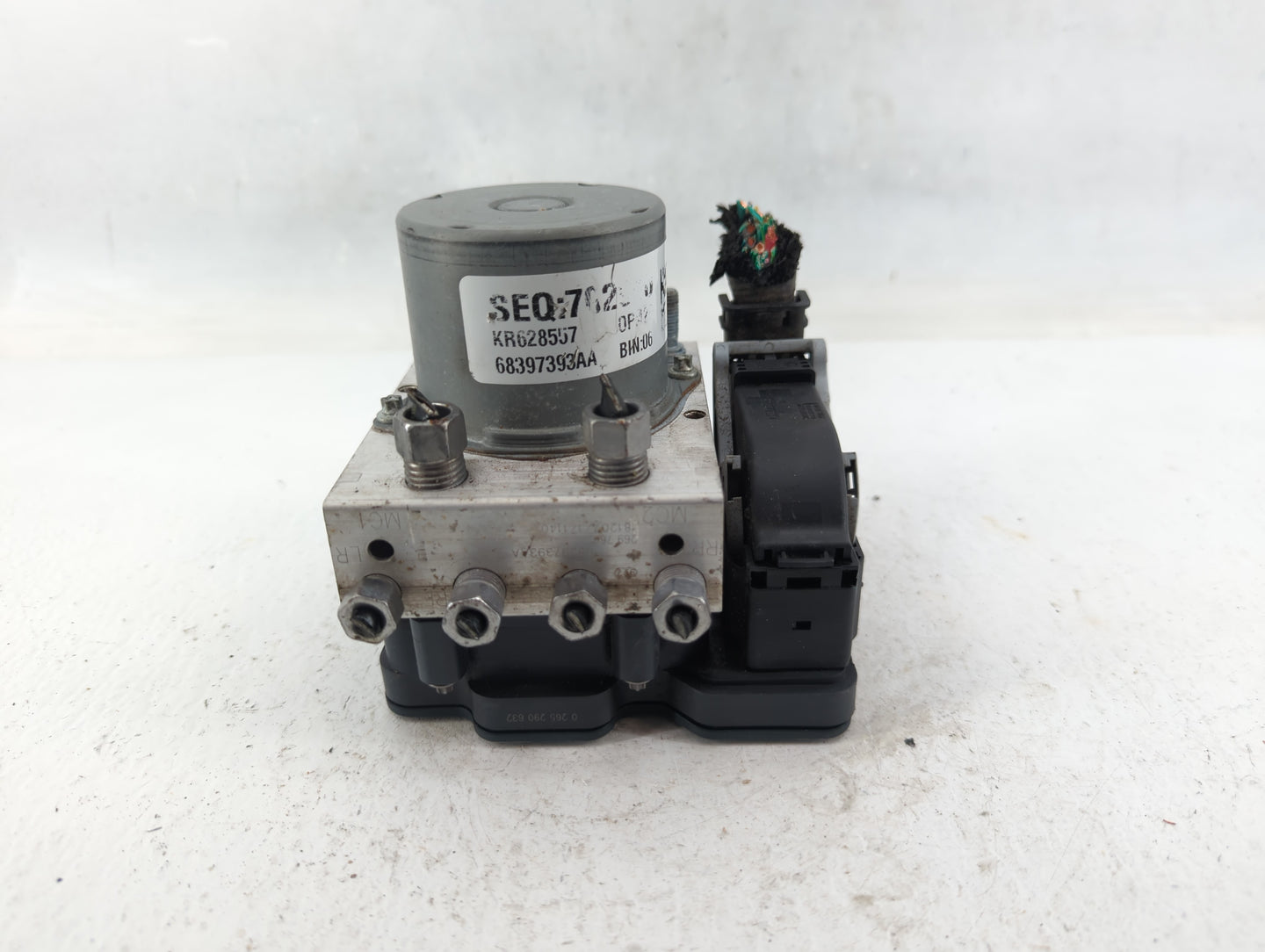 2019-2020 Chrysler Pacifica ABS Pump Control Module Replacement P/N:68397393AA 269 769 Fits Fits 2019 2020 OEM Used Auto Par