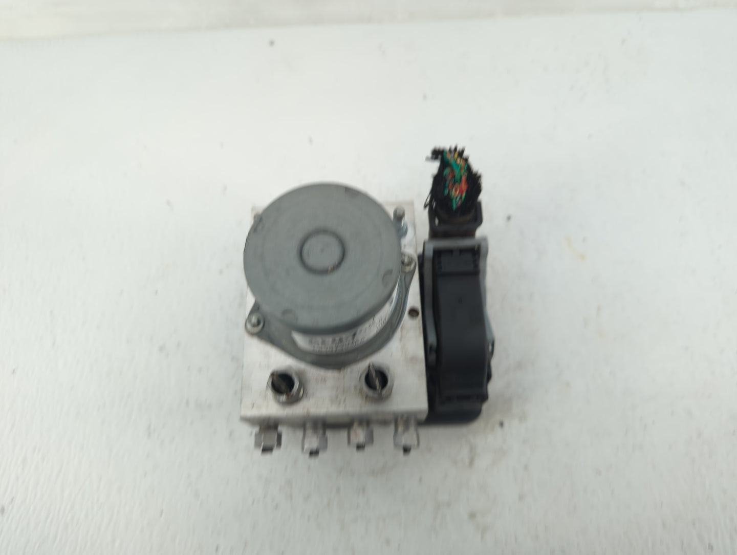 2019-2020 Chrysler Pacifica ABS Pump Control Module Replacement P/N:68397393AA 269 769 Fits Fits 2019 2020 OEM Used Auto Par