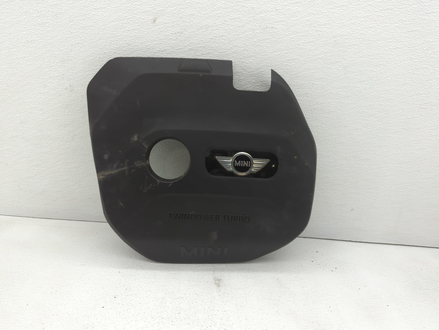 2019 Chrysler Town & Country Engine Cover - Oemusedautoparts1.com