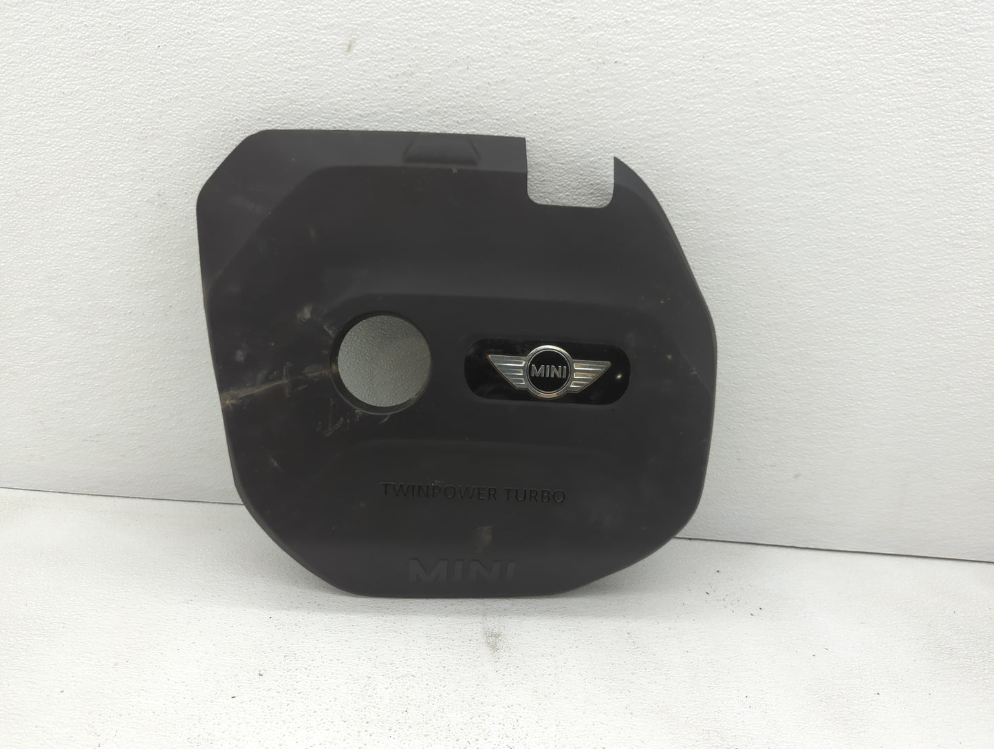 2019 Chrysler Town & Country Engine Cover - Oemusedautoparts1.com