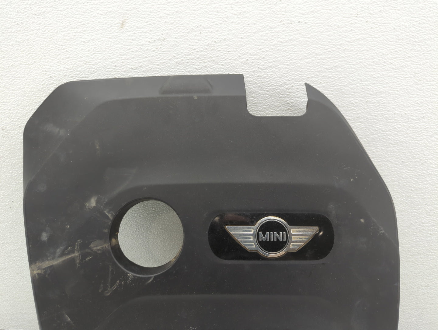 2019 Chrysler Town & Country Engine Cover - Oemusedautoparts1.com