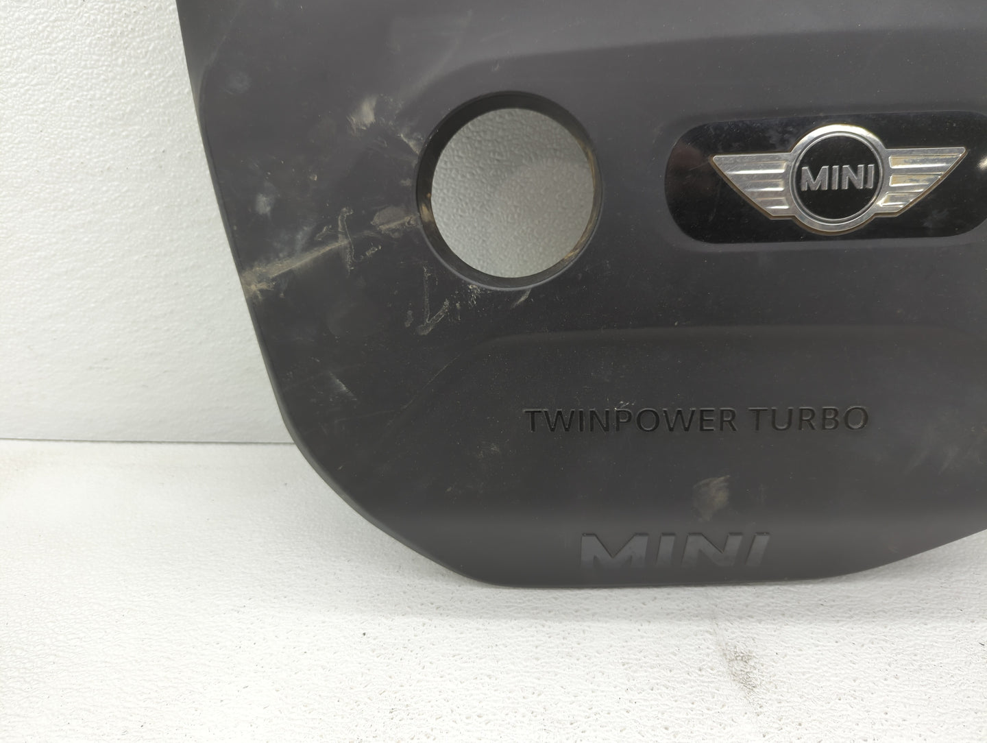 2019 Chrysler Town & Country Engine Cover - Oemusedautoparts1.com