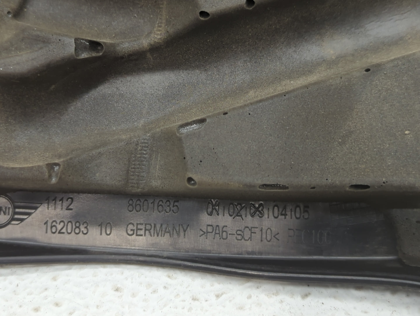 2019 Chrysler Town & Country Engine Cover - Oemusedautoparts1.com