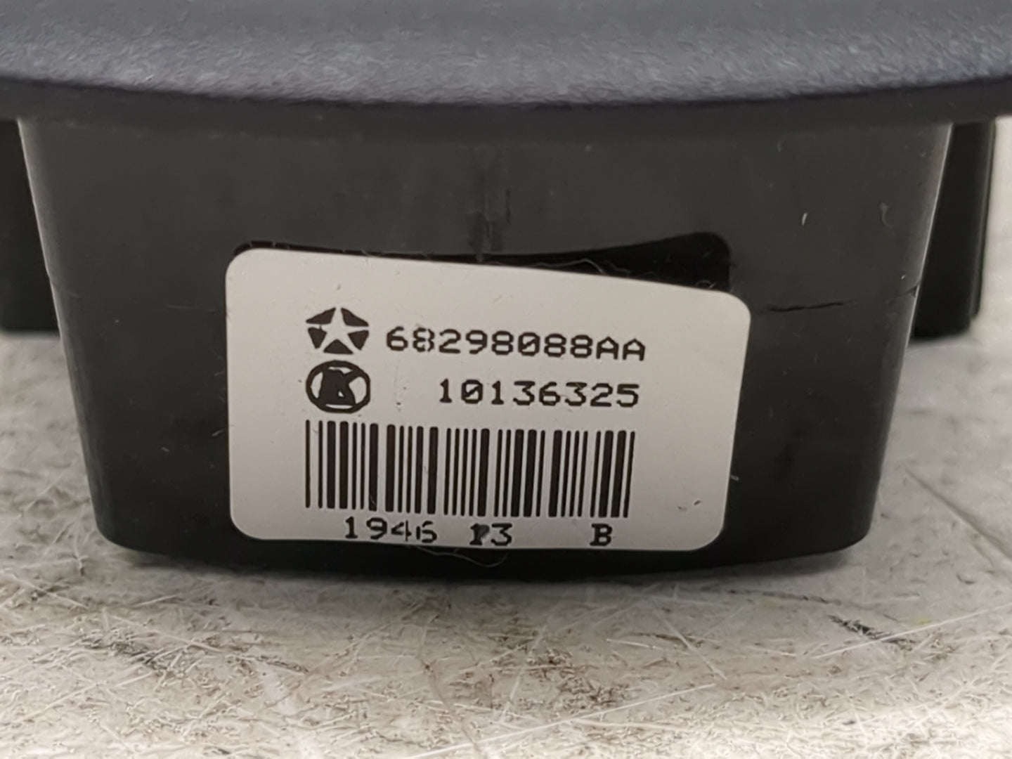 Dodge 2500 Pickup Passenger Right Power Window Switch 68298088aa|10136325 - Oemusedautoparts1.com