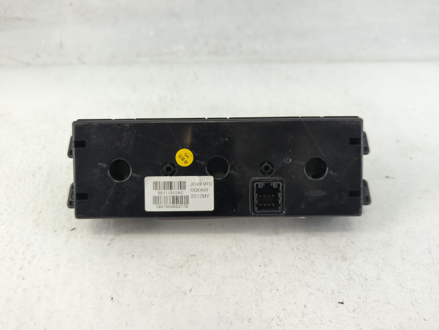 2019 Dodge Caravan Climate Control Module Temperature AC/Heater Replacement P/N:55111312AC Fits OEM Used Auto Parts - Oemuse