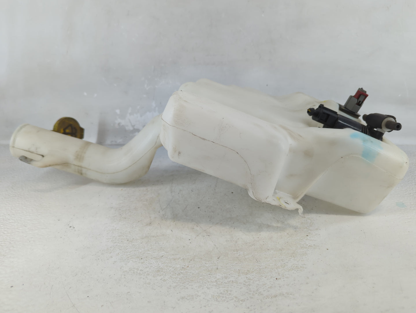 Dodge Caravan Windshield Washer Fluid Reservoir Bottle Oem - Oemusedautoparts1.com