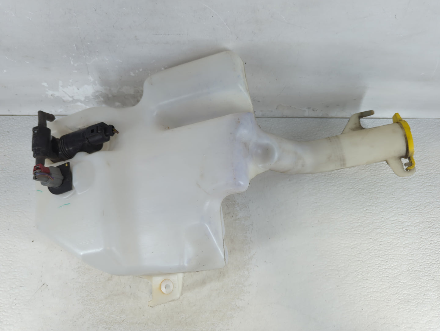 Dodge Caravan Windshield Washer Fluid Reservoir Bottle Oem - Oemusedautoparts1.com
