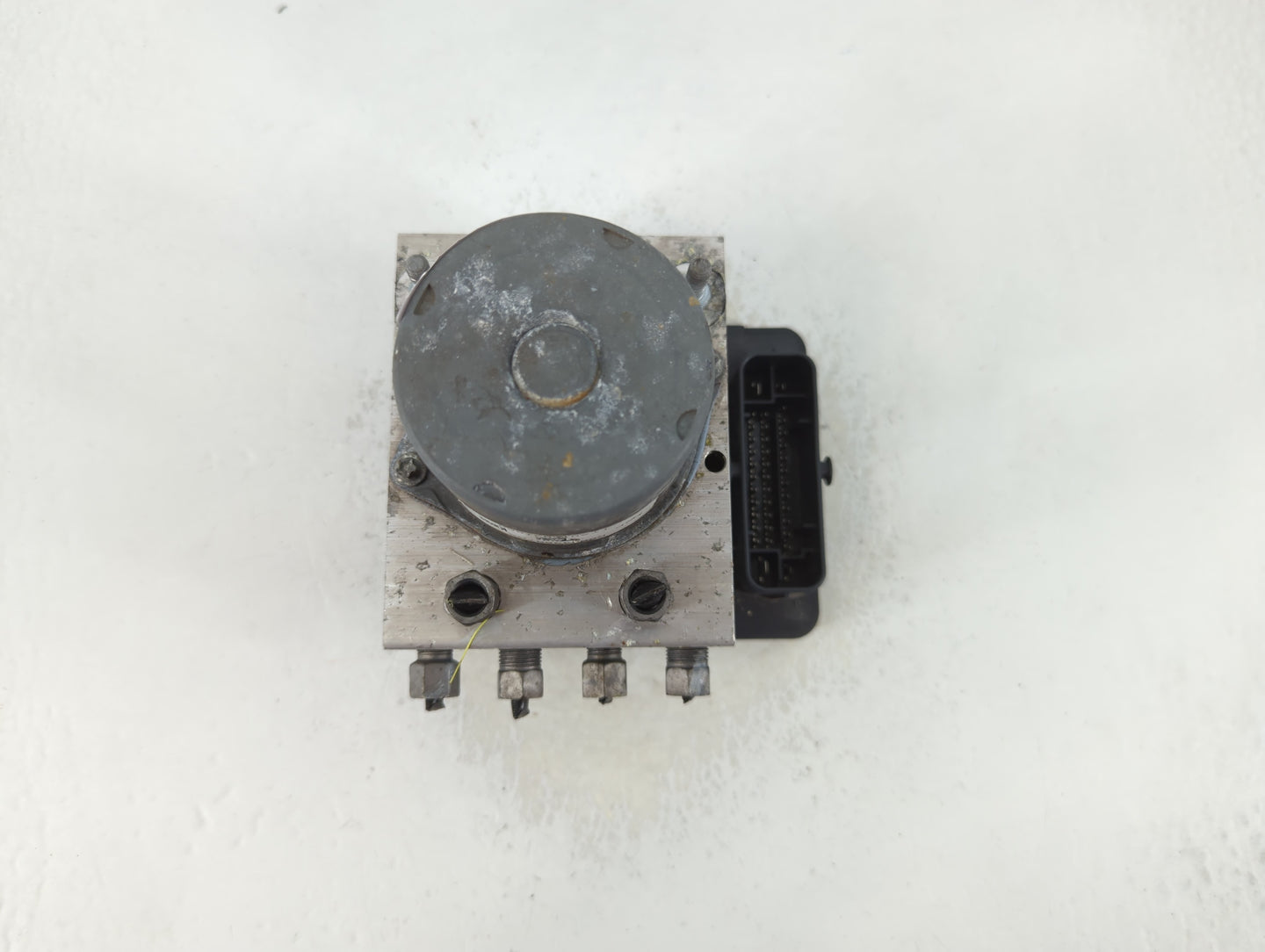 2019 Dodge Caravan ABS Pump Control Module Replacement P/N:P68443867AA Fits Fits 2015 2016 2017 2018 2020 OEM Used Auto Part