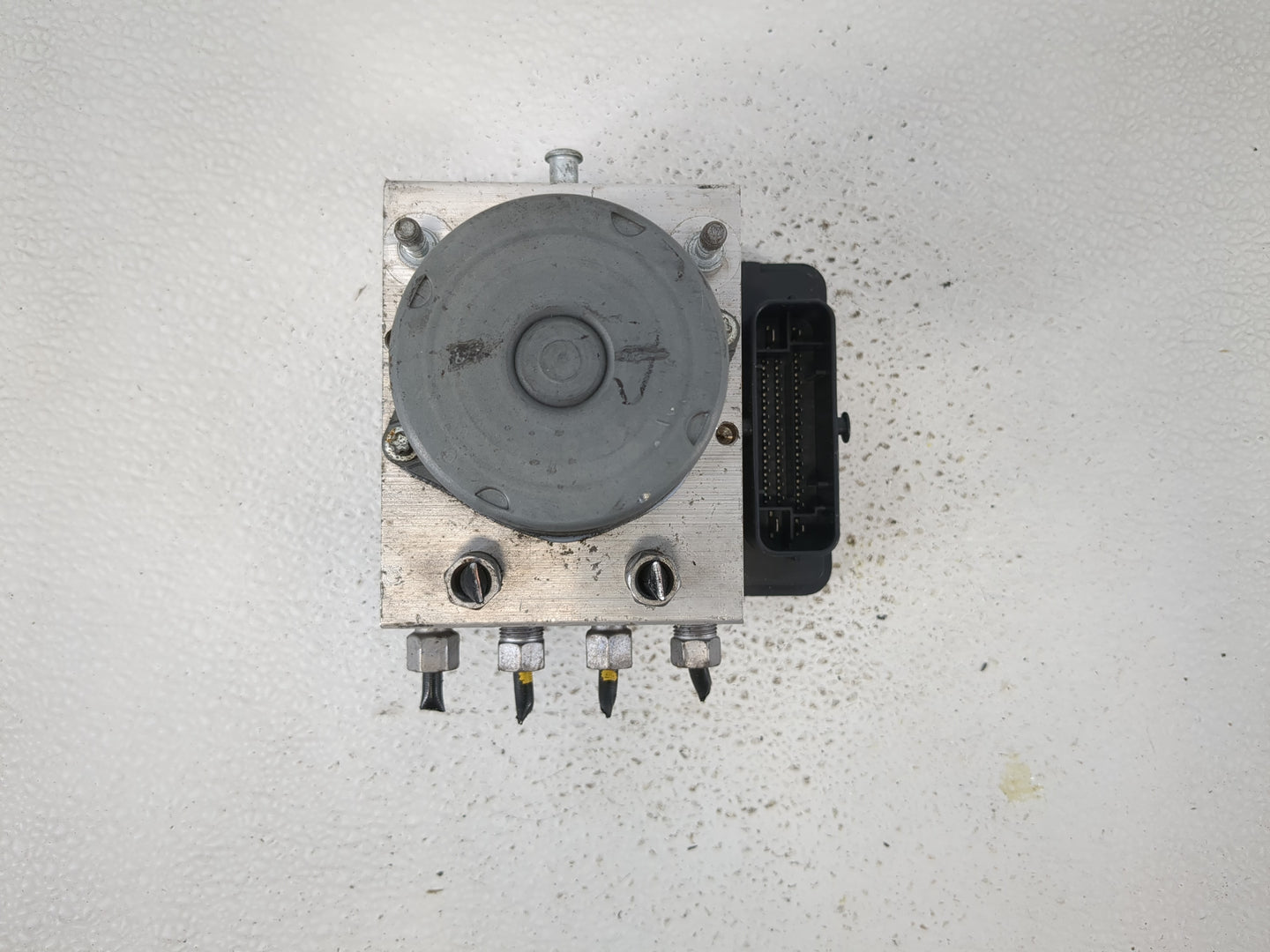 2019 Dodge Caravan ABS Pump Control Module Replacement P/N:P68443867AA Fits Fits 2015 2016 2017 2018 2020 OEM Used Auto Part