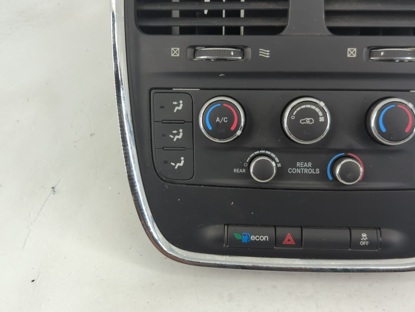 2019 Dodge Caravan Climate Control Module Temperature AC/Heater Replacement P/N:P55111240AK Fits OEM Used Auto Parts - Oemus