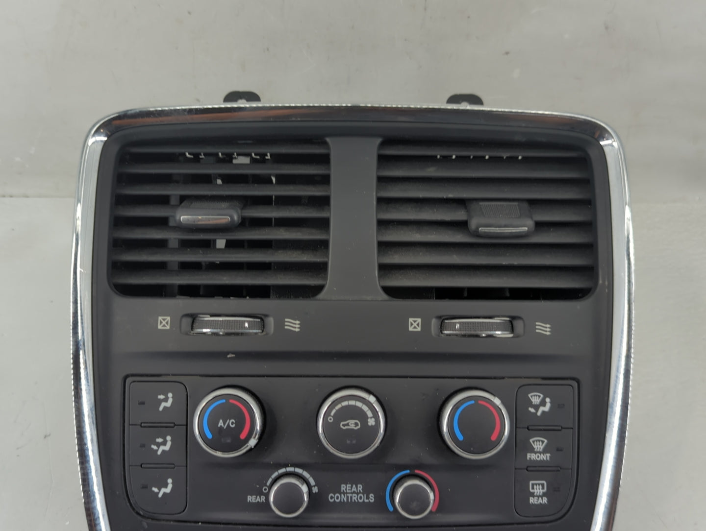 2019 Dodge Caravan Climate Control Module Temperature AC/Heater Replacement P/N:P55111240AK Fits OEM Used Auto Parts - Oemus