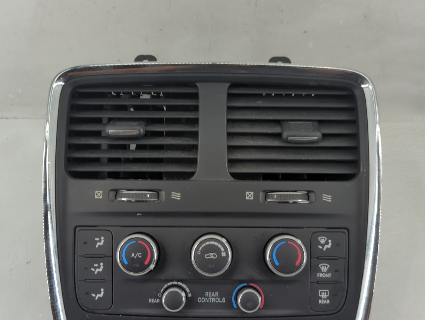 2019 Dodge Caravan Climate Control Module Temperature AC/Heater Replacement P/N:P55111240AK Fits OEM Used Auto Parts - Oemus