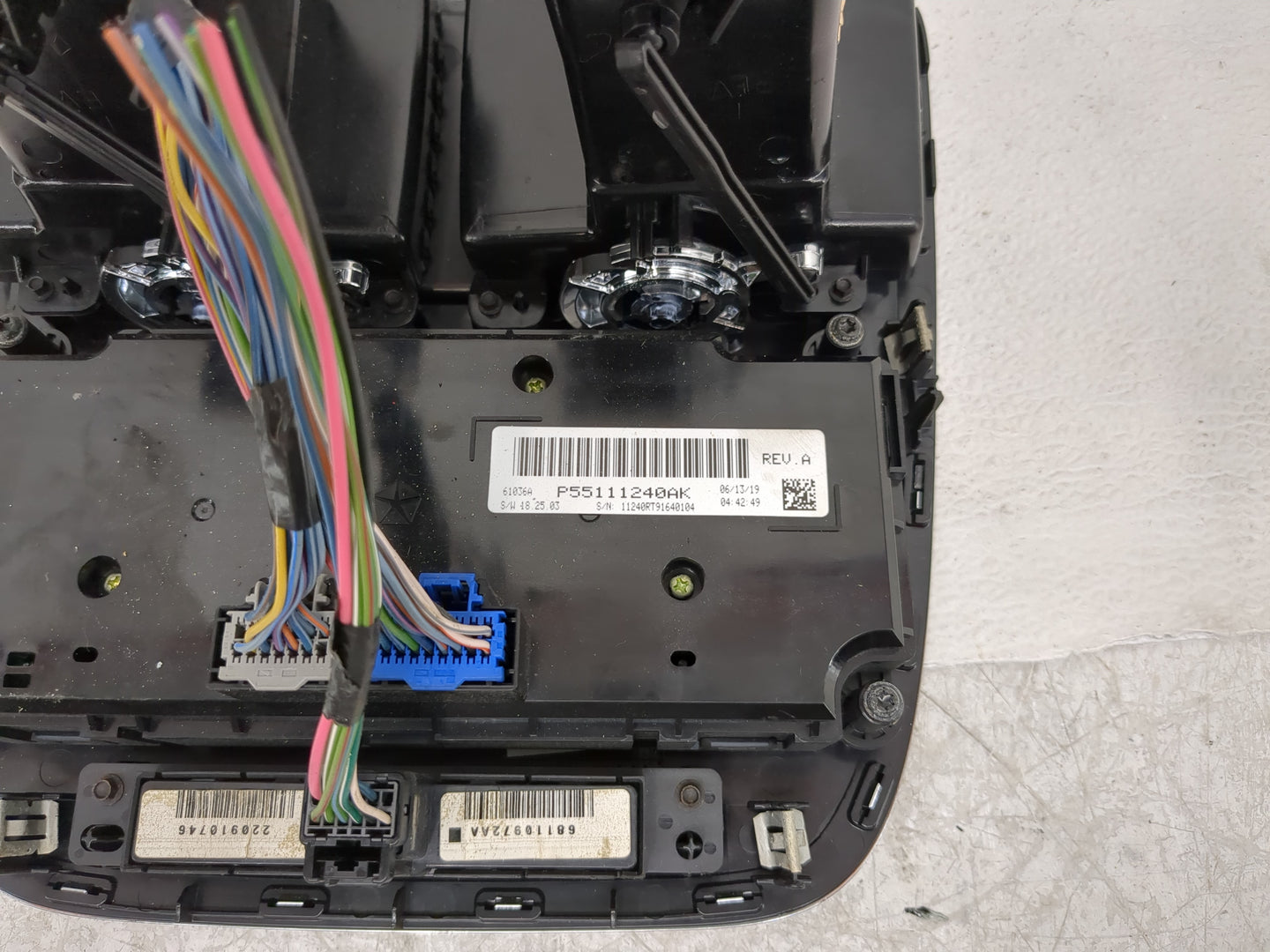 2019 Dodge Caravan Climate Control Module Temperature AC/Heater Replacement P/N:P55111240AK Fits OEM Used Auto Parts - Oemus