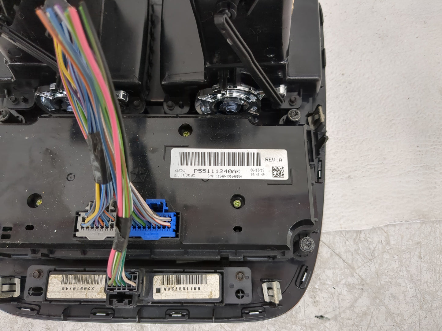 2019 Dodge Caravan Climate Control Module Temperature AC/Heater Replacement P/N:P55111240AK Fits OEM Used Auto Parts - Oemus