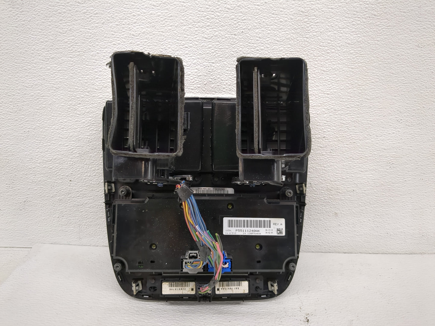 2019 Dodge Caravan Climate Control Module Temperature AC/Heater Replacement P/N:P55111240AK Fits OEM Used Auto Parts - Oemus