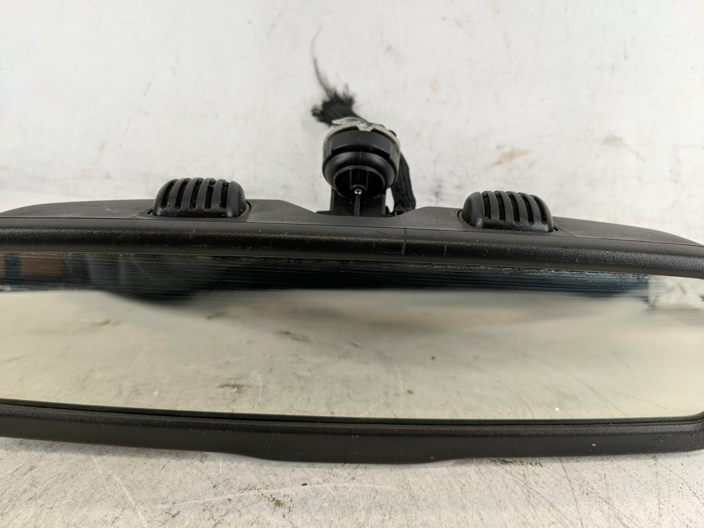 2019 Dodge Caravan Interior Rear View Mirror Replacement OEM Fits Fits 2018 2020 OEM Used Auto Parts - Oemusedautoparts1.com