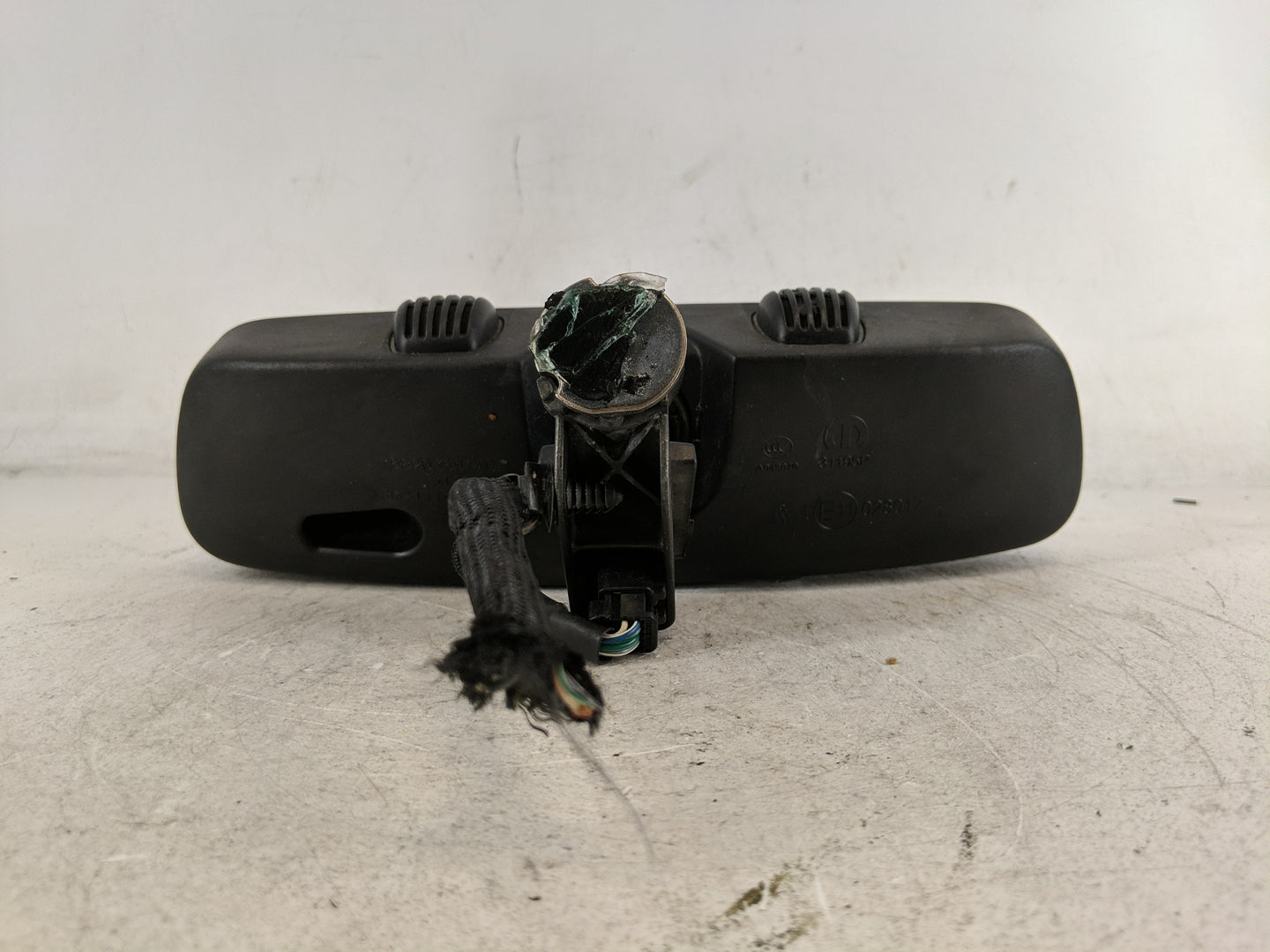 2019 Dodge Caravan Interior Rear View Mirror Replacement OEM Fits Fits 2018 2020 OEM Used Auto Parts - Oemusedautoparts1.com