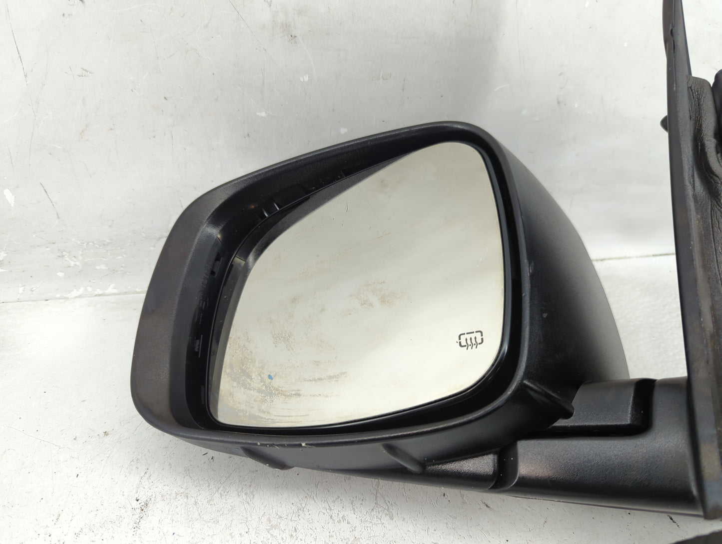 2019 Dodge Caravan Driver Side View Mirror - Left Door Mirror OEM Used - Oemusedautoparts1.com