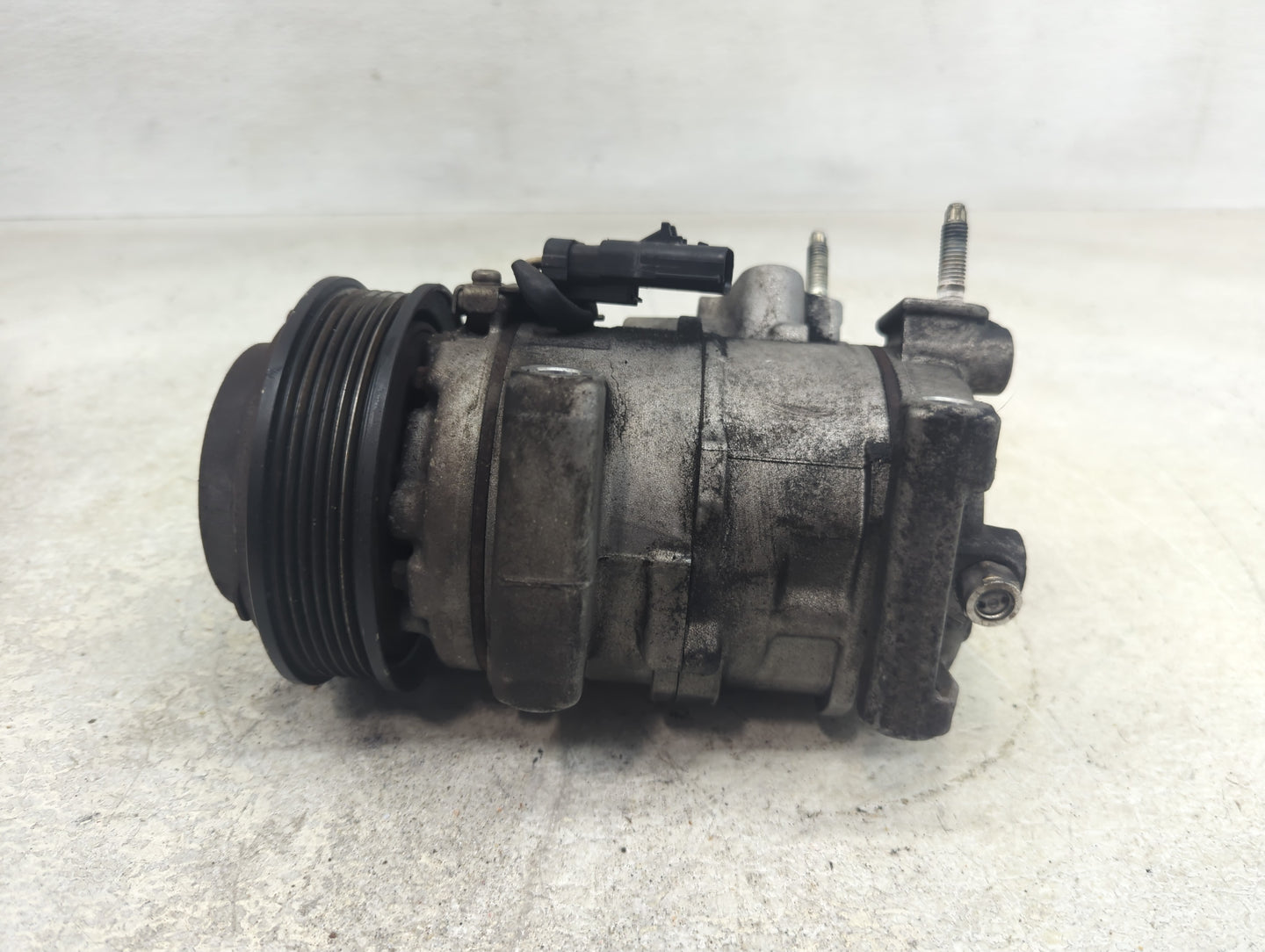 Dodge Caravan Air Conditioning A/c Ac Compressor Oem - Oemusedautoparts1.com