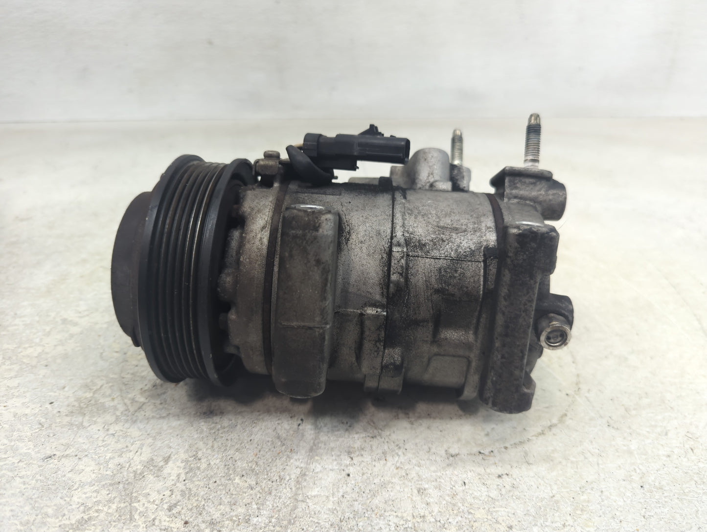 Dodge Caravan Air Conditioning A/c Ac Compressor Oem - Oemusedautoparts1.com