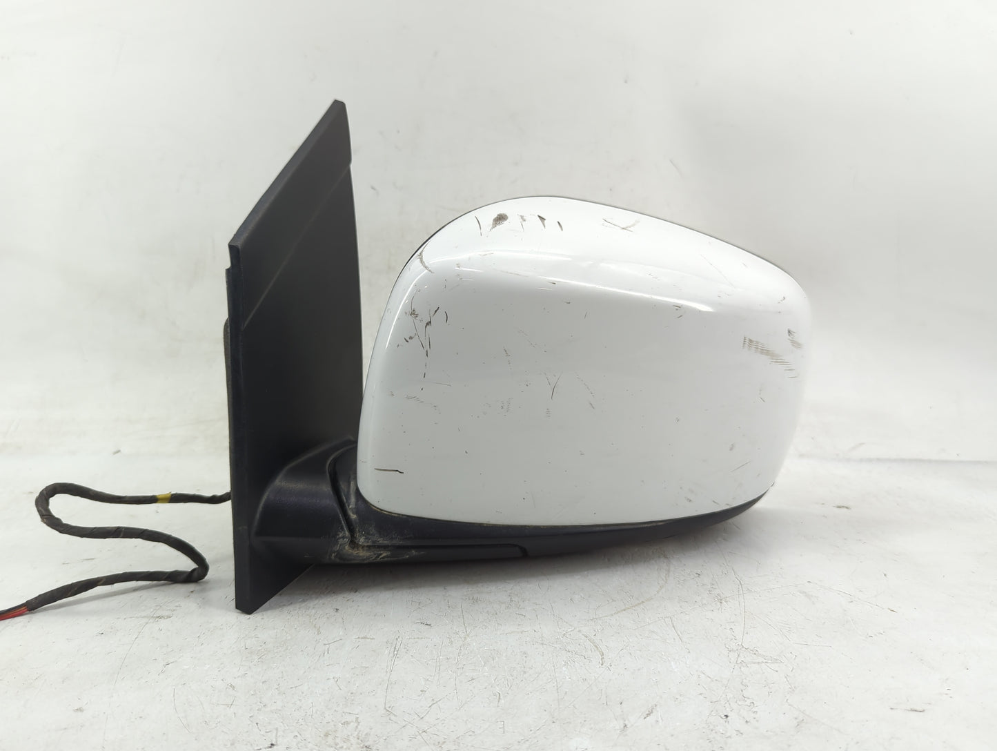 2019 Dodge Caravan Driver Side View Mirror - Left Door Mirror OEM Used - Oemusedautoparts1.com