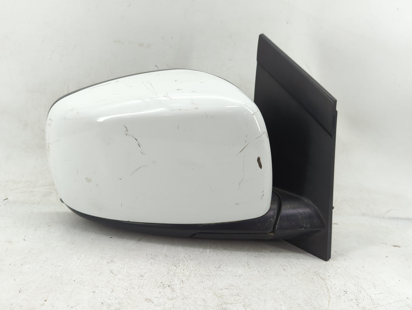 2019 Dodge Caravan Driver Side View Mirror - Left Door Mirror OEM Used - Oemusedautoparts1.com