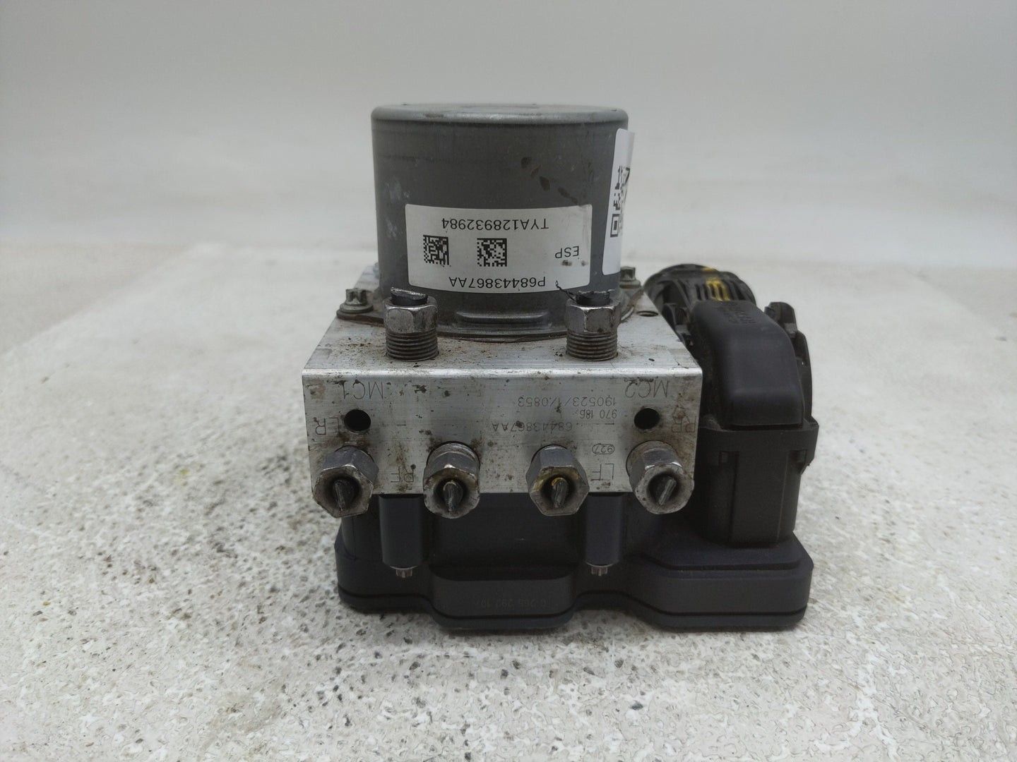 2019 Dodge Caravan ABS Pump Control Module Replacement P/N:P68443867AA Fits Fits 2015 2016 2017 2018 2020 OEM Used Auto Part