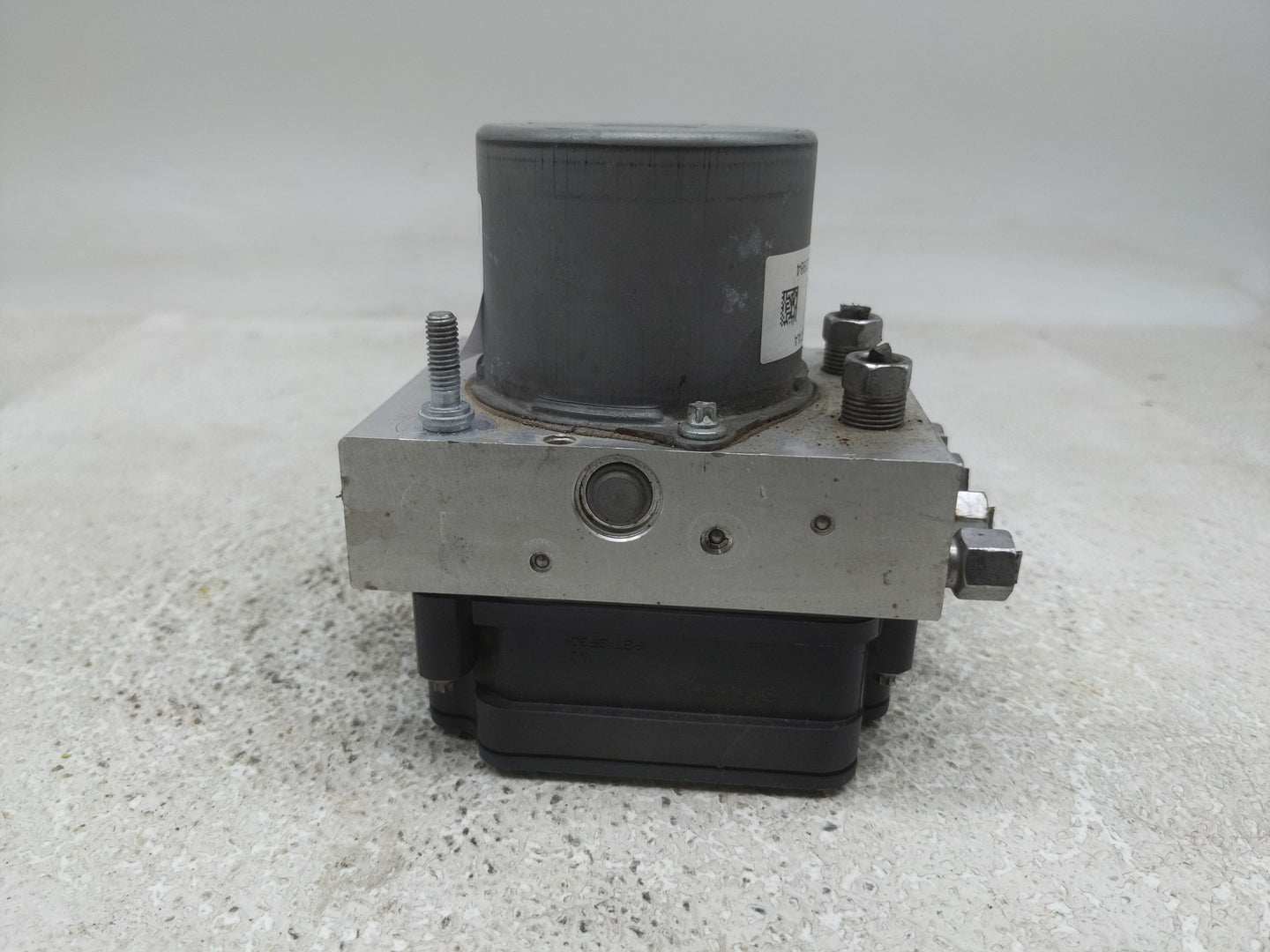 2019 Dodge Caravan ABS Pump Control Module Replacement P/N:P68443867AA Fits Fits 2015 2016 2017 2018 2020 OEM Used Auto Part