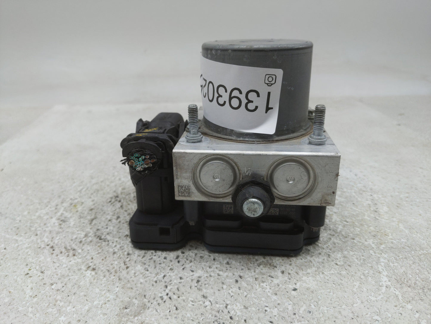 2019 Dodge Caravan ABS Pump Control Module Replacement P/N:P68443867AA Fits Fits 2015 2016 2017 2018 2020 OEM Used Auto Part